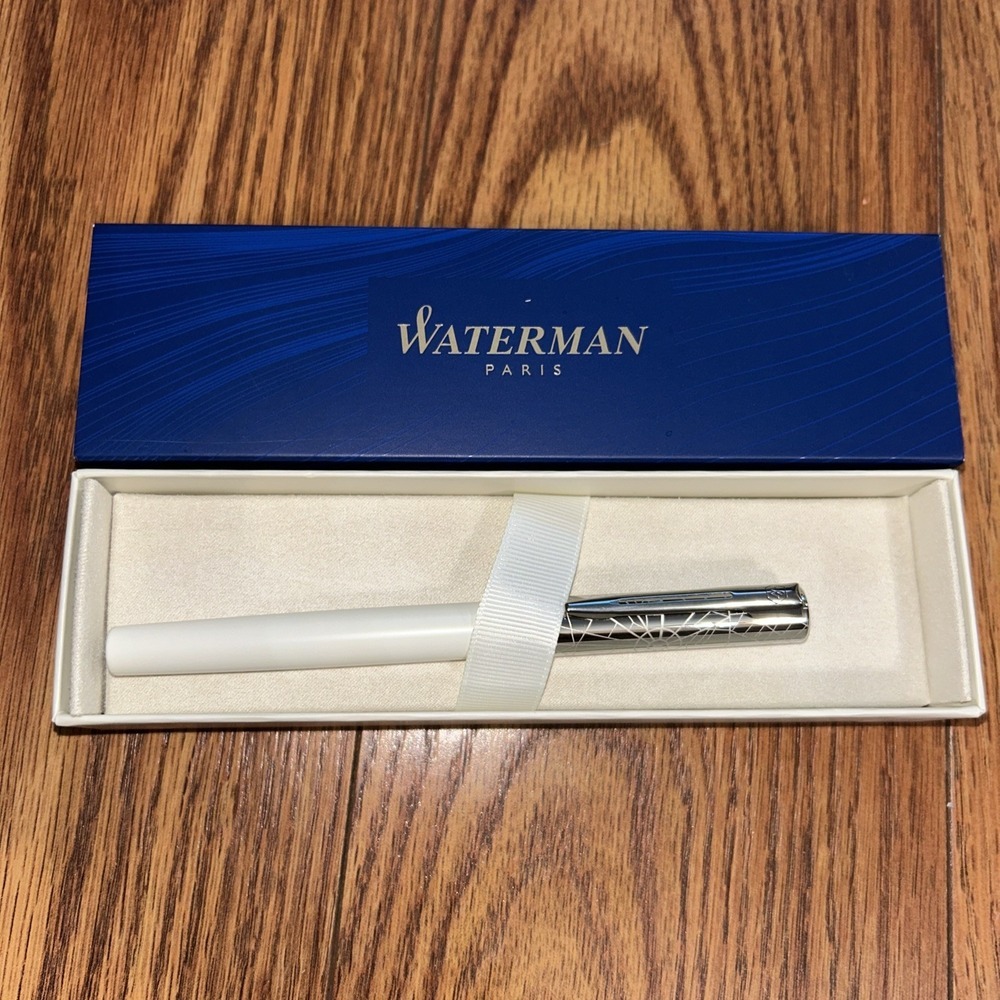 NIB Waterman Hemisphere Fountain Pen Deluxe White/Cracked Silver With NEW Ink